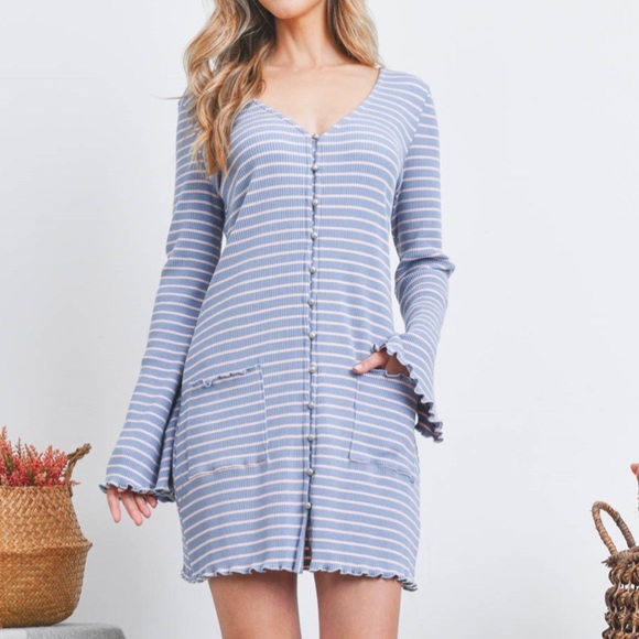 ❌DONATED❌Blue Pink Ribbed Striped V-neck Button Down Lettuce Edging Dress - Picture 3 of 11